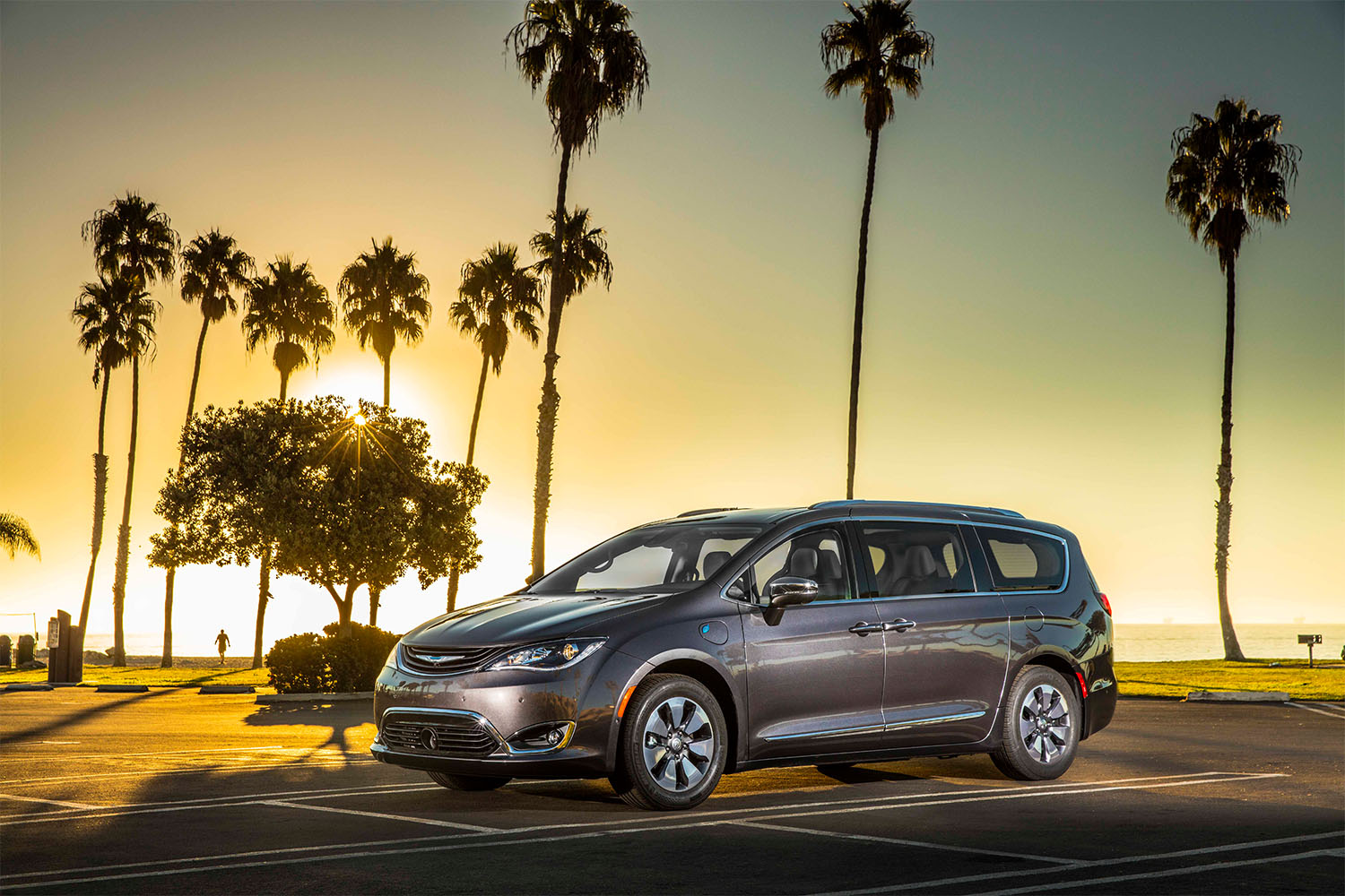 https://fourpage-inbound.s3.amazonaws.com/ci/695/chrysler_pacifica_-_9.jpg