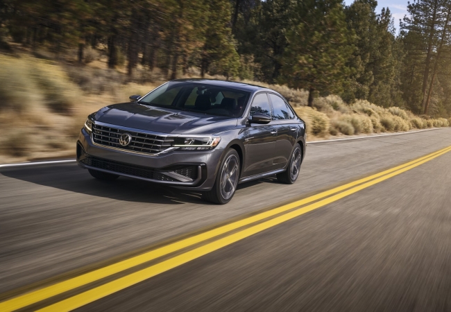 Volkswagen Passats available near Chicago, IL at Fox Valley Volkswagen St. Charles