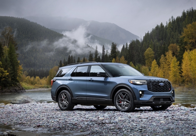 Ford Explorers available in Lansing, MI at Seymour Ford