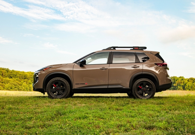 Nissan Rogues available in Onalaska, WI at Pischke Motors Nissan