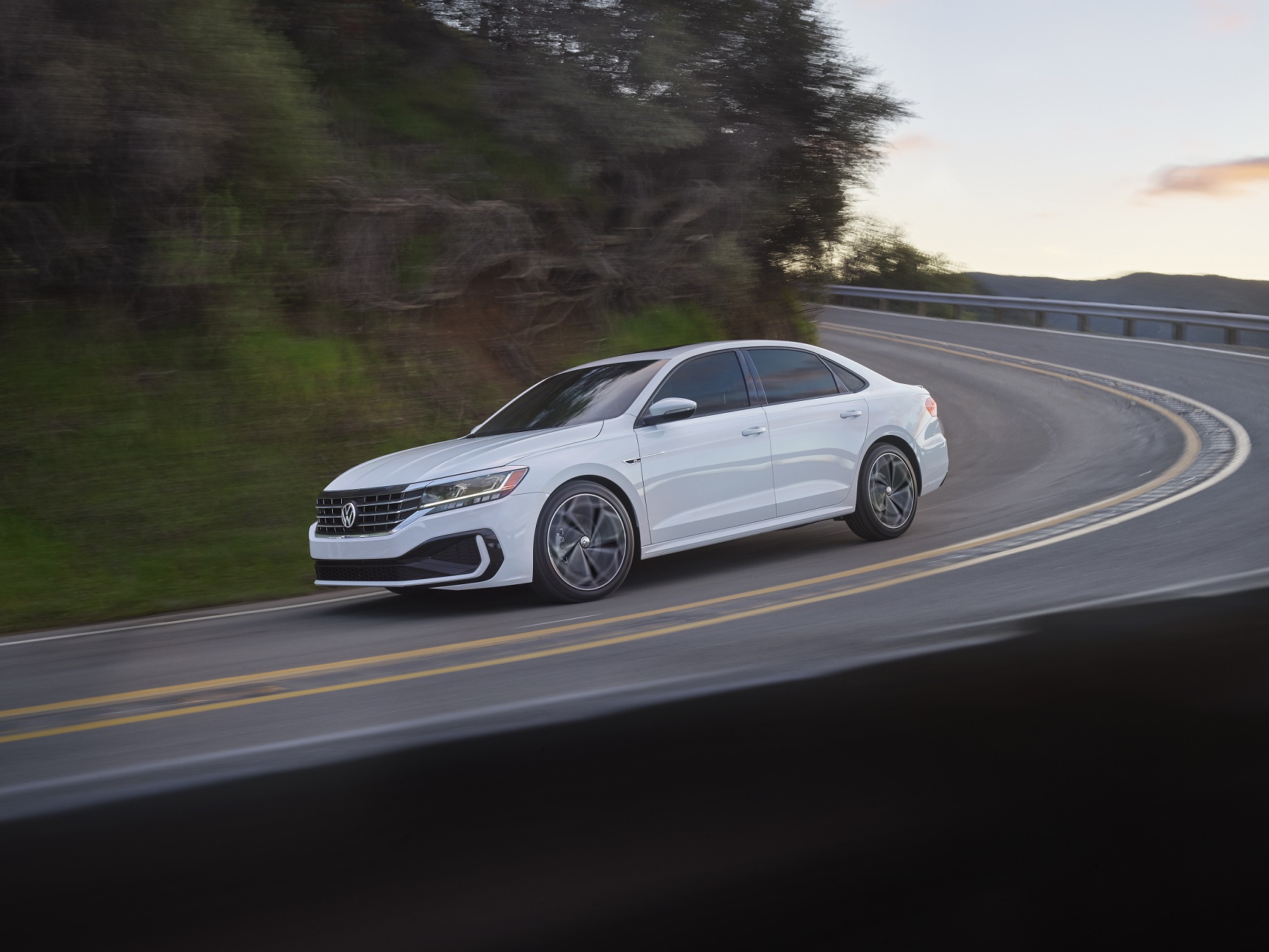 Volkswagen Passat Lease in Bensenville, IL Larry Roesch Volkswagen