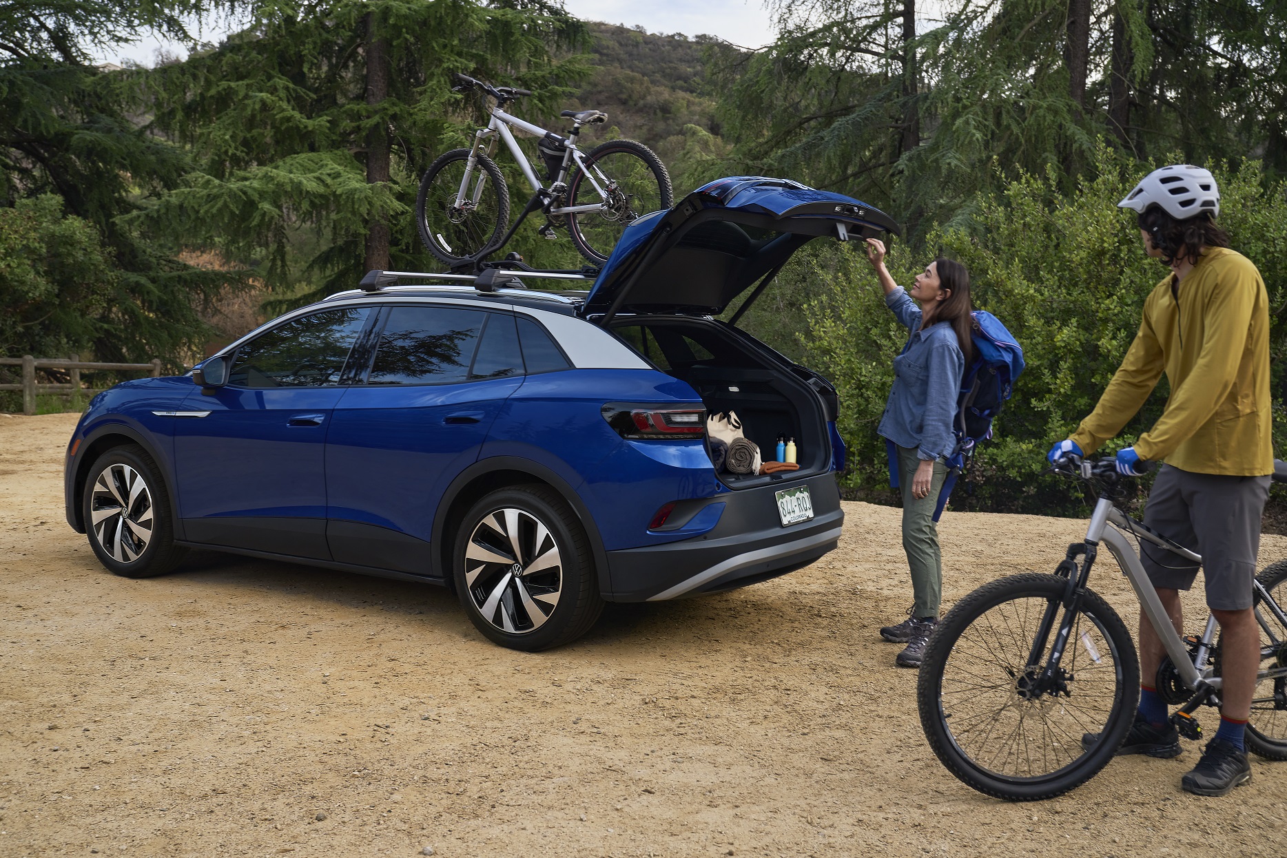https://fourpage-inbound.s3.amazonaws.com/ci/725/vw_golf_alltrack_2017_5.jpg