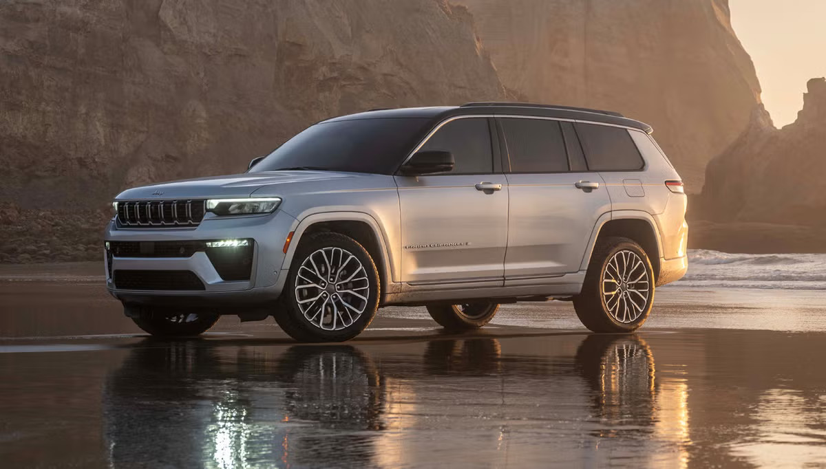 Jeep Grand Cherokee Ls available in Salem, Oregon at Roberson CDJR