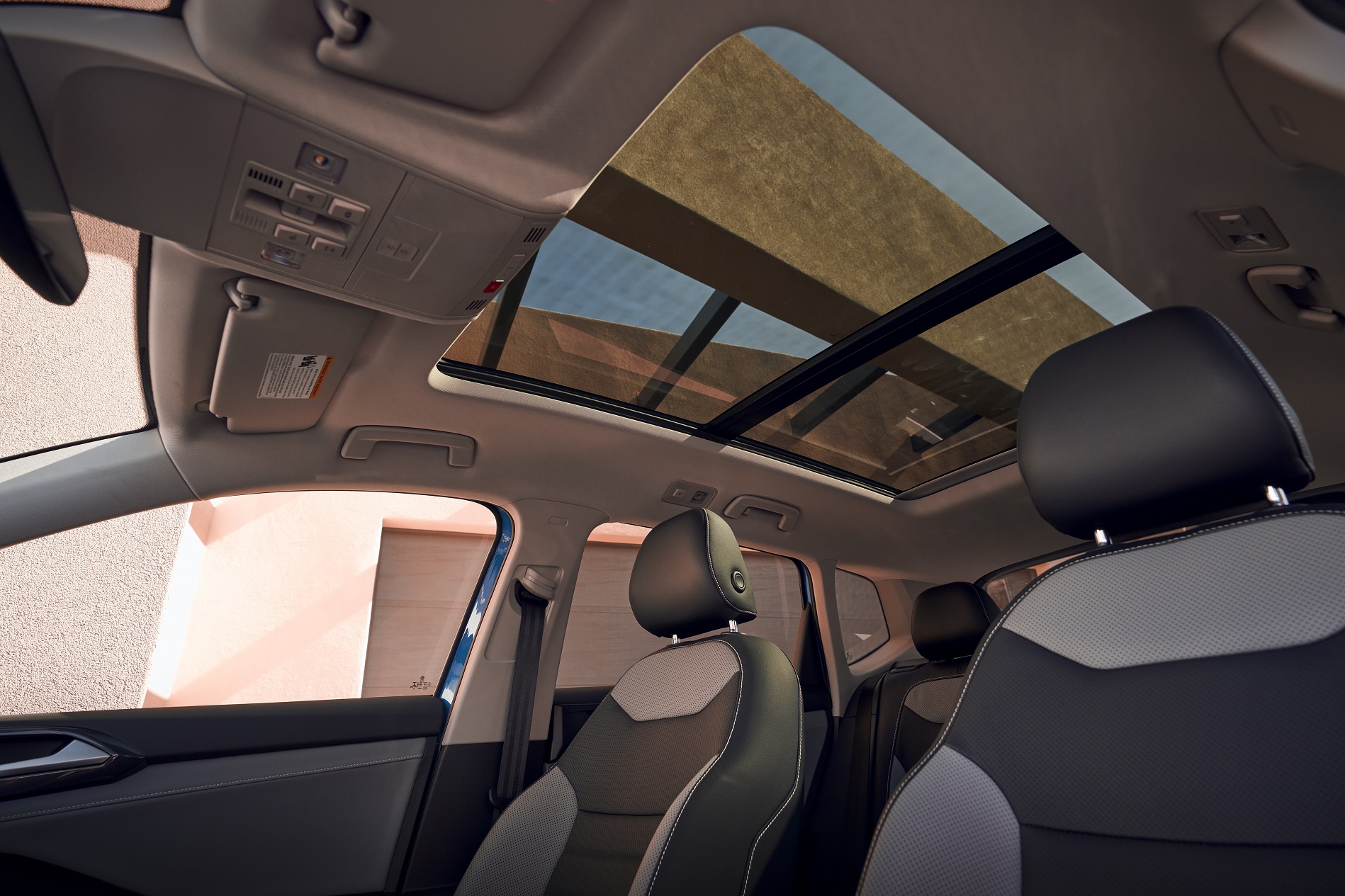 https://fourpage-inbound.s3.amazonaws.com/ci/725/vw_golf_alltrack_2017_5.jpg