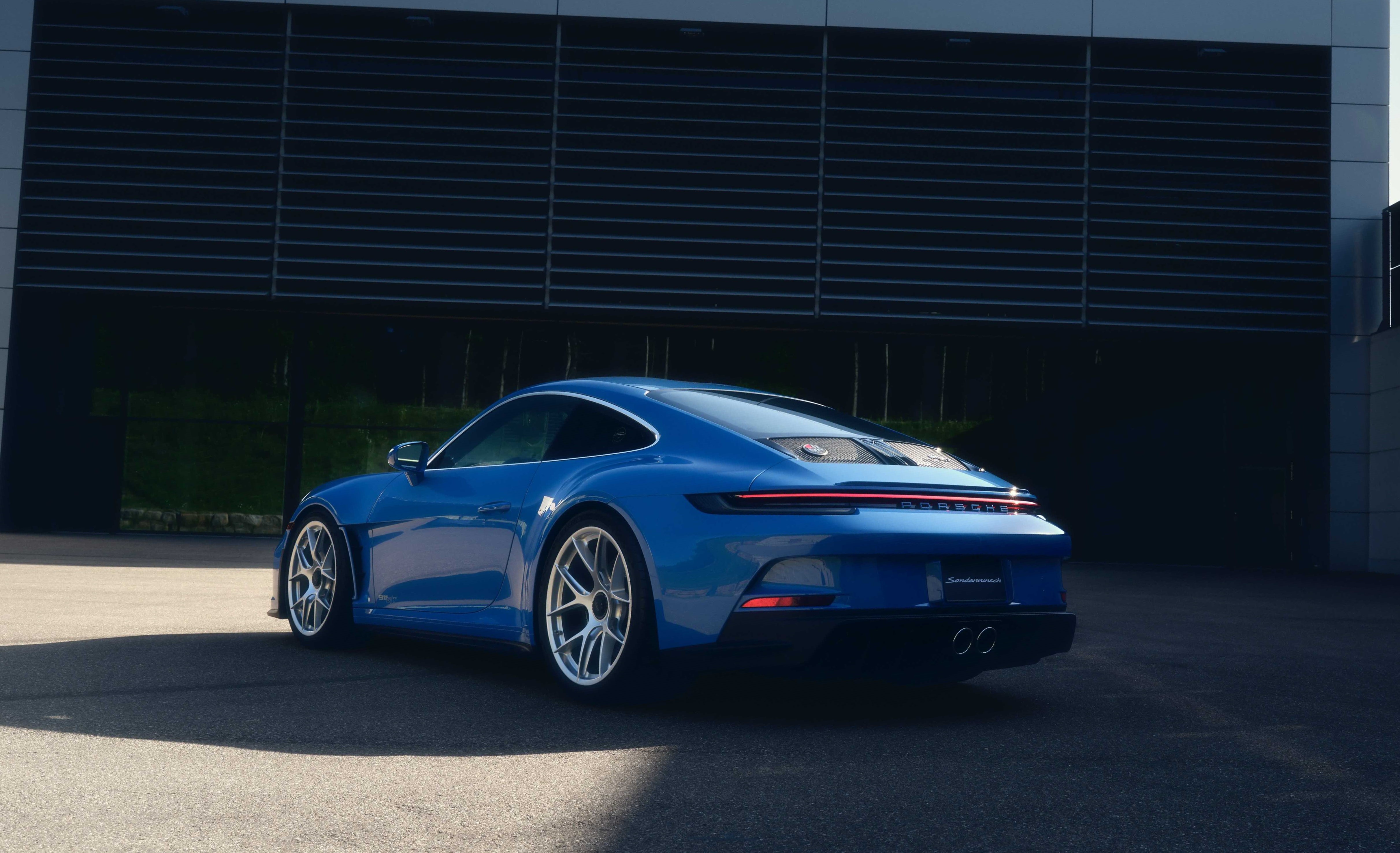  Lease a Porsche 911 near Philadelphia, PA 