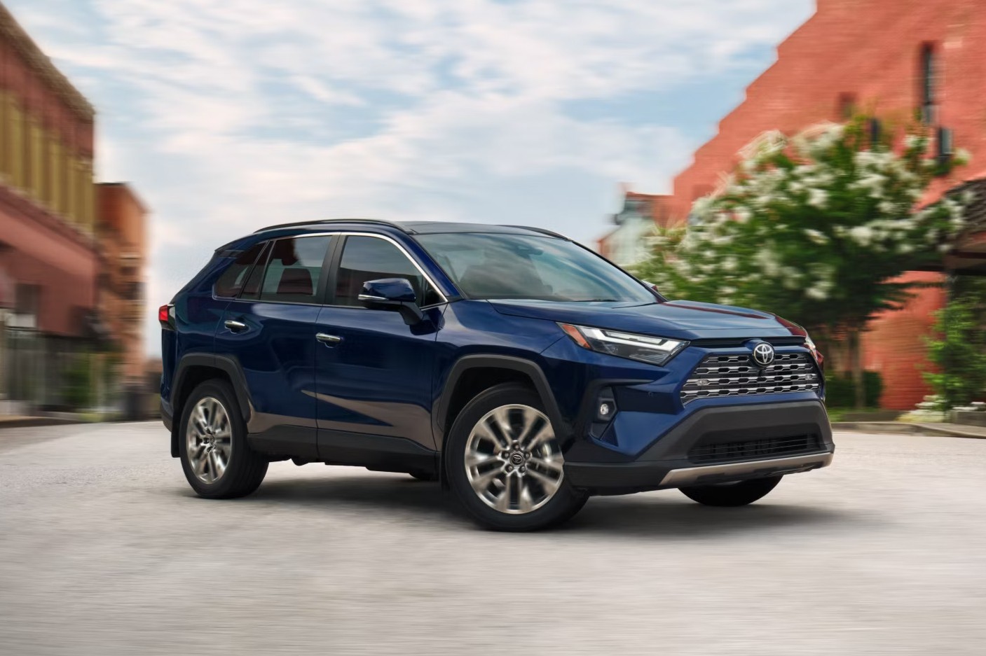  Lease a Toyota RAV4 near Franklin, MA 