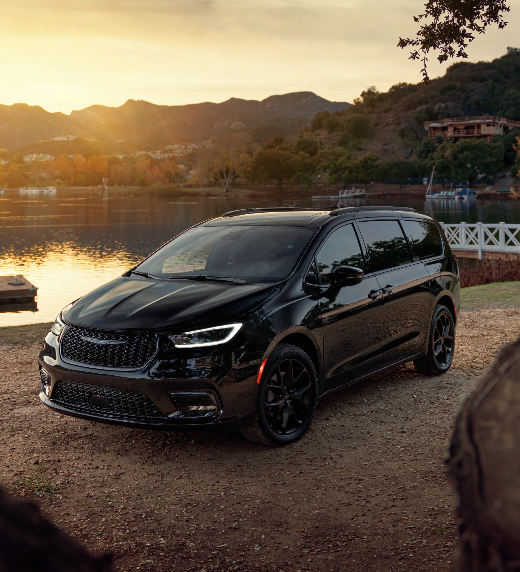 Lease a Chrysler Pacifica near New York, NY