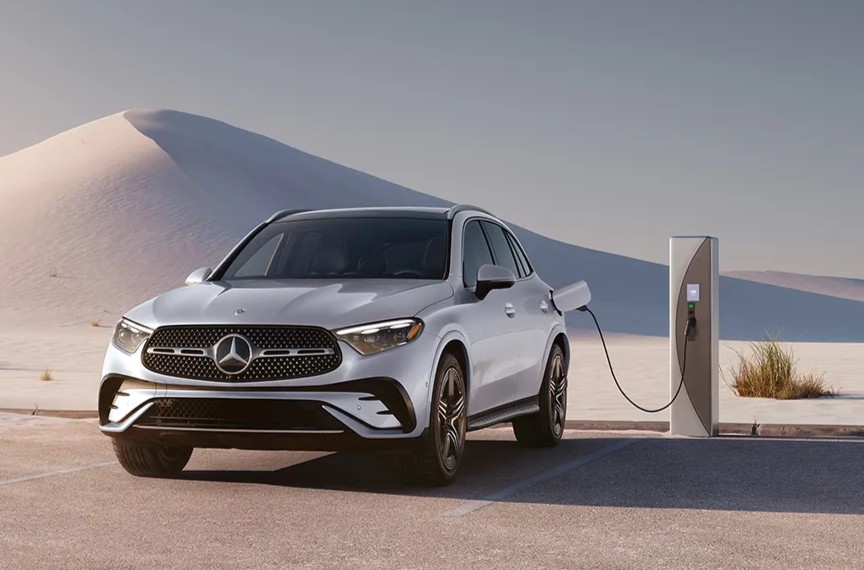 Mercedes-Benz GLC 350 Hybrids available in Sylvania, OH at Vin Devers Autohaus of Sylvania Mercedes-Benz