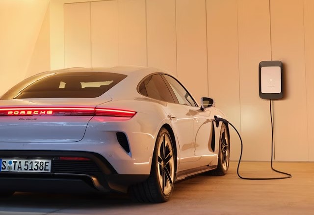 Porsche Taycans available near Philadelphia, PA at Porsche Conshohocken