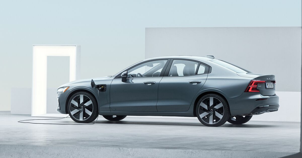 Volvo S60s available in Long Island, NY at Volvo Cars of Huntington