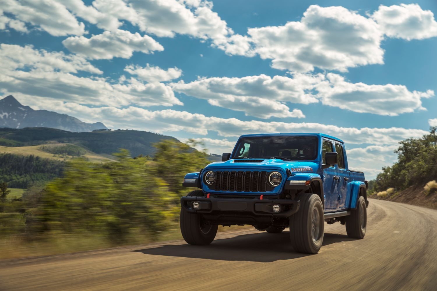 Jeep Gladiators available in Jefferson City, MO at Capital City CDJR