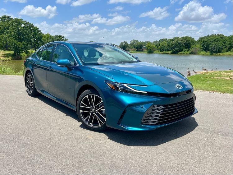Toyota Camrys available in Portland, OR at Ron Tonkin Toyota